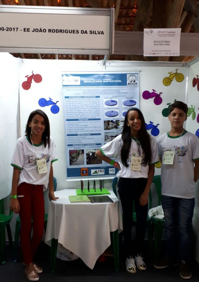 Escola Estadual João Rodrigues da Silva, de Prudente de Moraes, também está sendo representada na feira científica. Foto: Fabíola Fonseca 